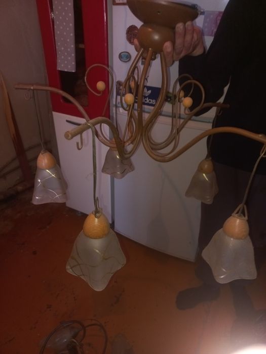 Люстры  в отличном состоянии 5000