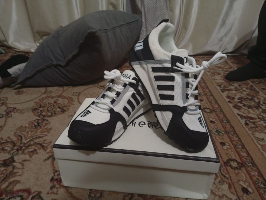 Продам кросовки новые