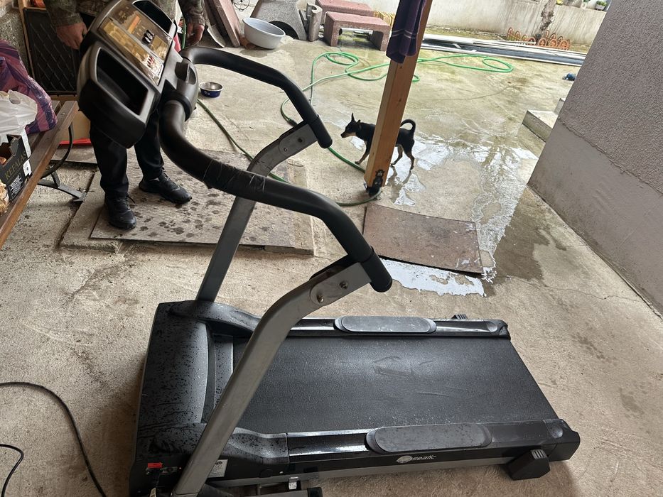 Продавам бягаша пътека