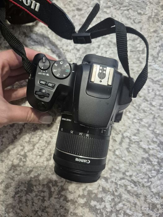 Фотоаппарат Canon 250D
