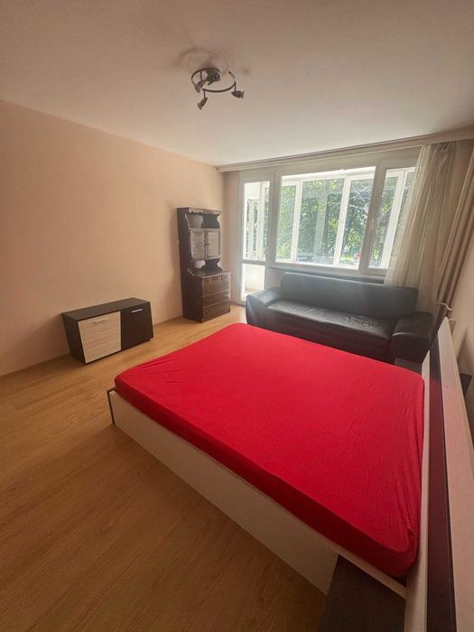 Дава се под наем Четиристаен апартамент в София, Изгрев - 120 кв.м за 700 € - Снимка #5