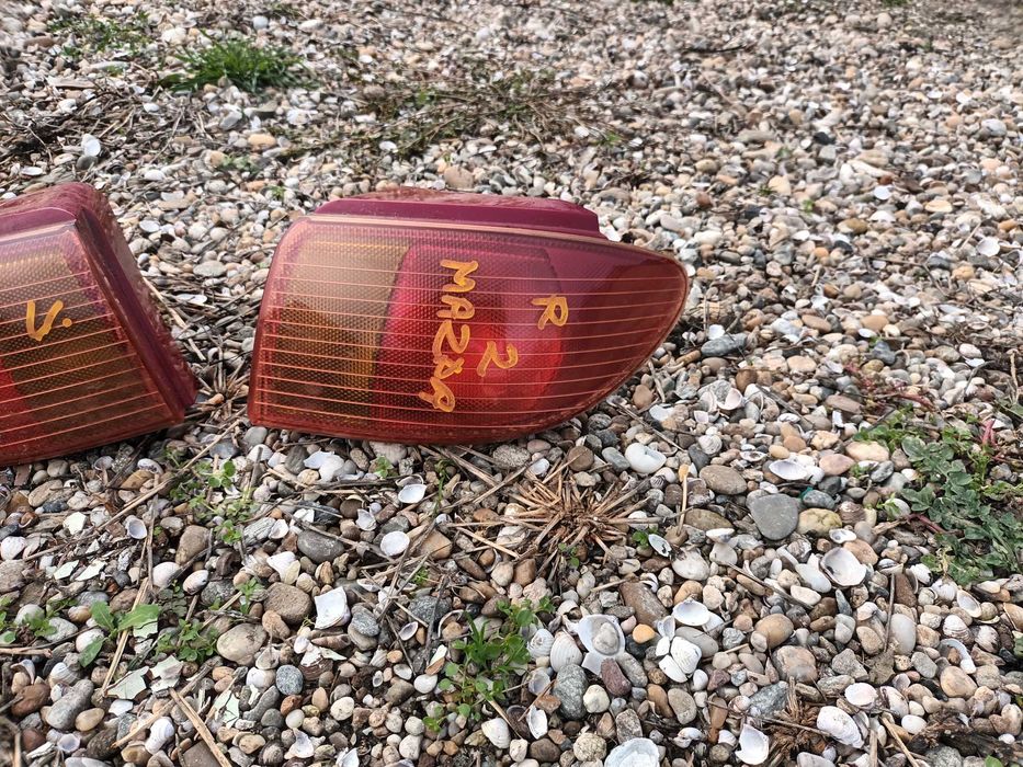 ляв и десен външен стоп за мазда 2 03- 07 MAZDA 2