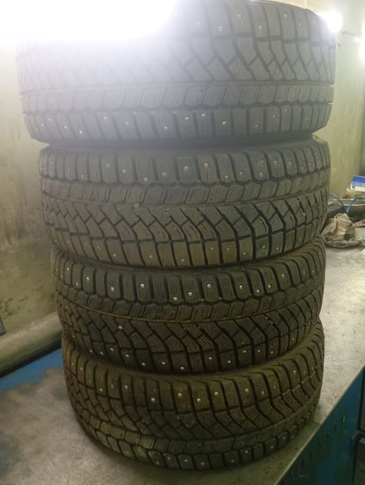 Зимние шины Viatti 215/55/17
