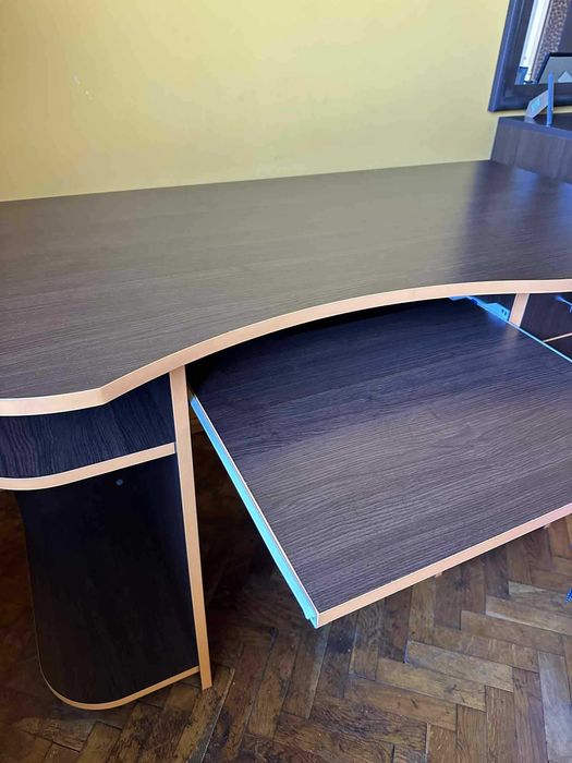 Продавам мебели в отлично състояние