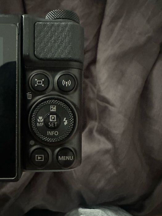 ПРОДАВАМ canon sx740hs