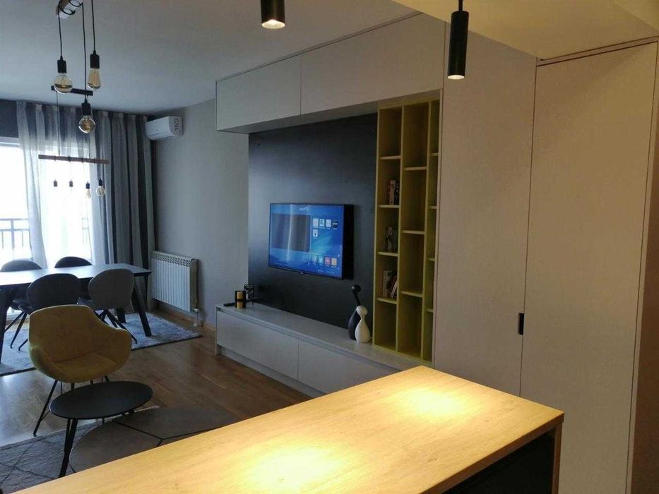 Дава се под наем Двустаен апартамент в Бургас, Център - 59 кв.м за 244.8 € - Снимка #2