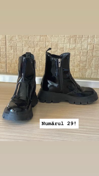 Vesta blana si cizme copii