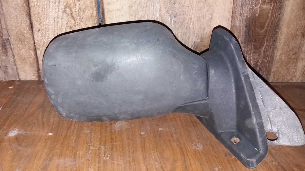 Продам зеркало на ниву 21214