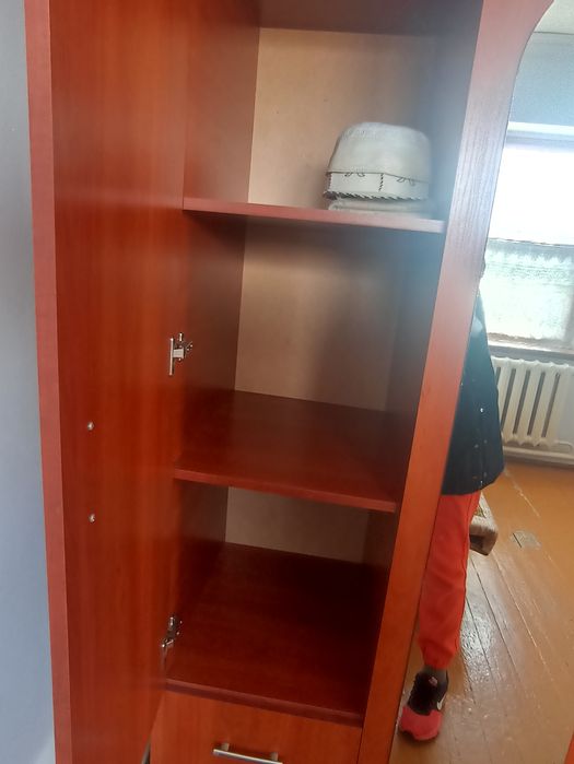 Продам новый шифоньер.