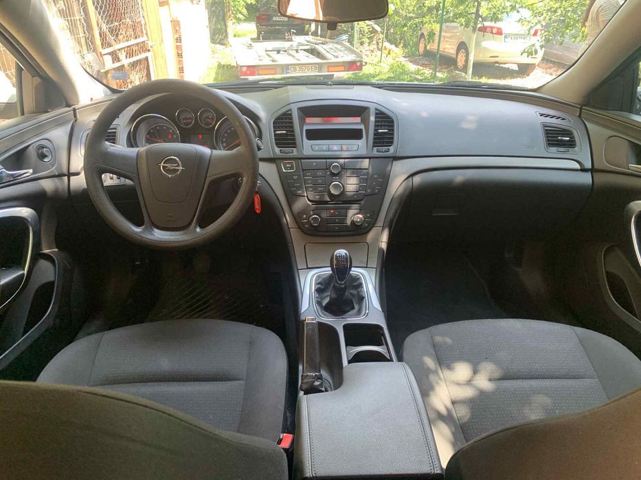 Продавам Опел Инсигния Турбо