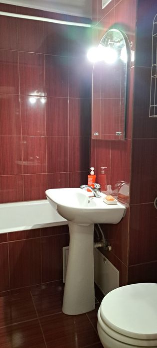 Inchiriez garsoniera zona Materna