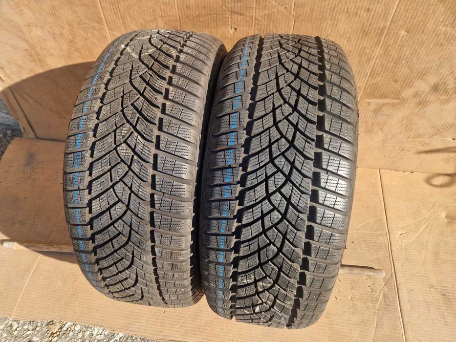 2 Goodyear R17 235/50
Зимни гуми 
DOT4319