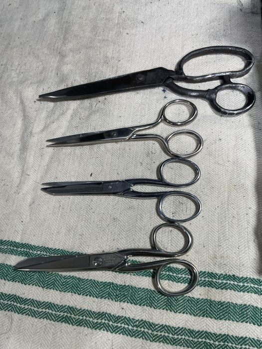 Ascutim foarfece de frizer si de croitorie.