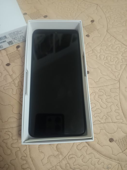 Vând Honor 400 Smart