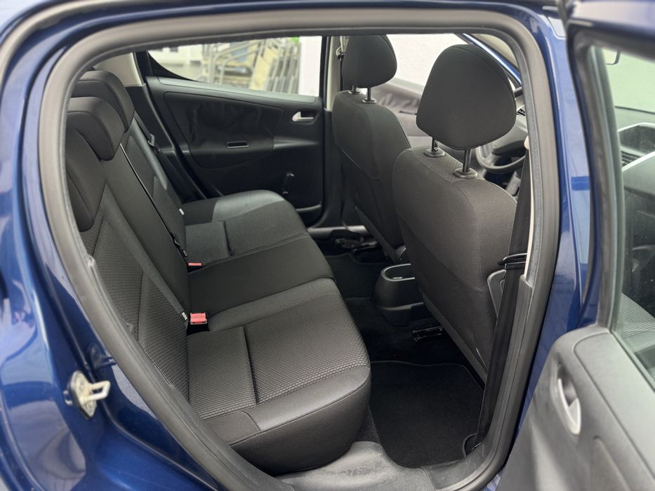 Peugeot 207 2010 • Panoramic • AC • Îngrijită