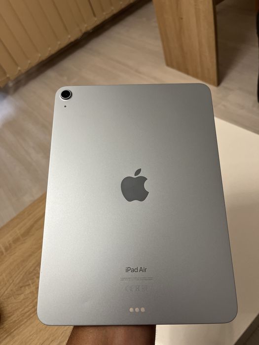 Apple iPad Air 11 (2024) 256GB Wi‑Fi (6th gen с M2 чип).