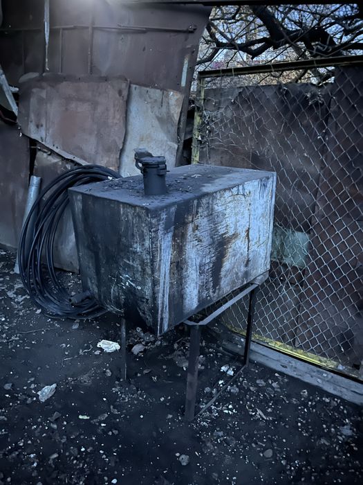 Емкости под бензим или масло