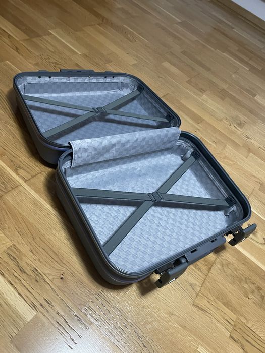 Troler mic ,este in stare foarte buna !