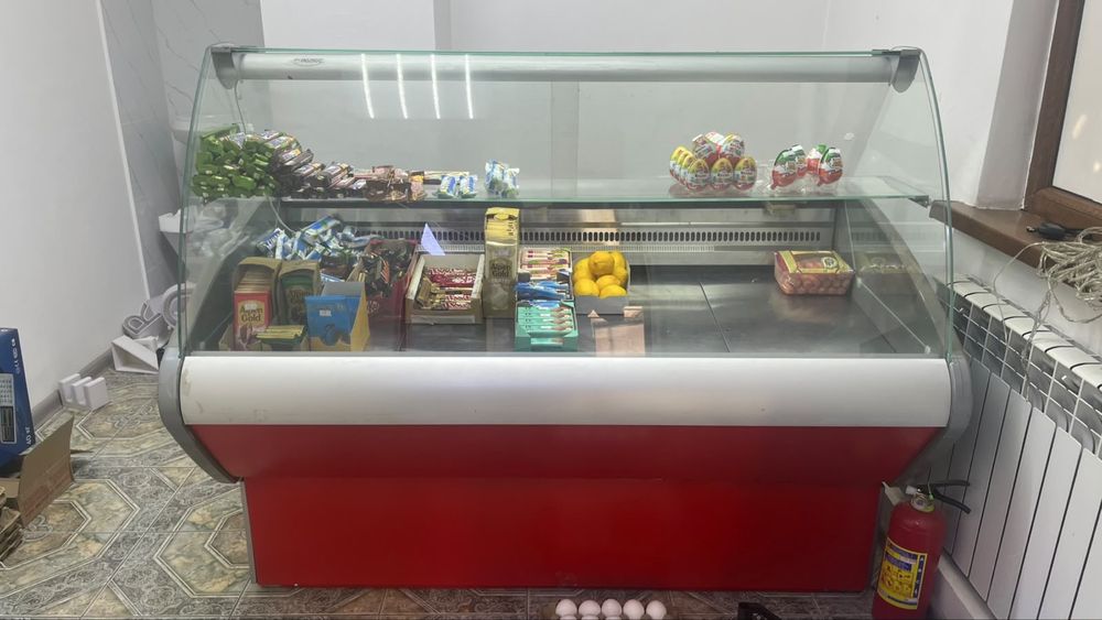 Продам витринный холодильник