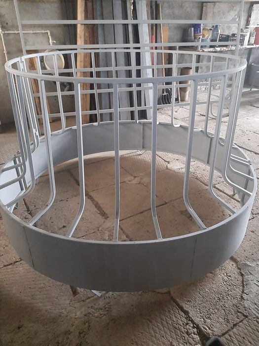 Hranitoare  animale adapatoare buncare cereale separator statie de mul