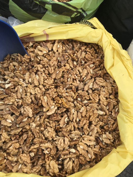 Miez de nuca de foarte buna calitate .