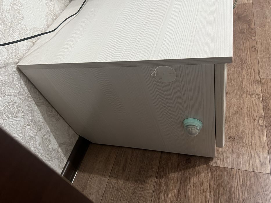 Продам тумбу под телевизор