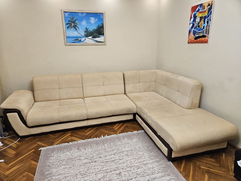 Продавам ъглов диван в много добро състояние