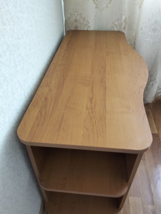 Продам тумбочку под телевизор,