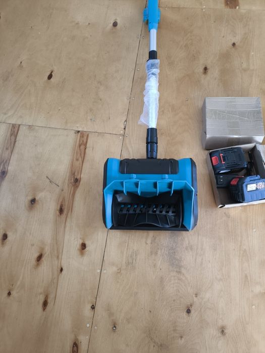 Снегоуборщик аккумуляторный