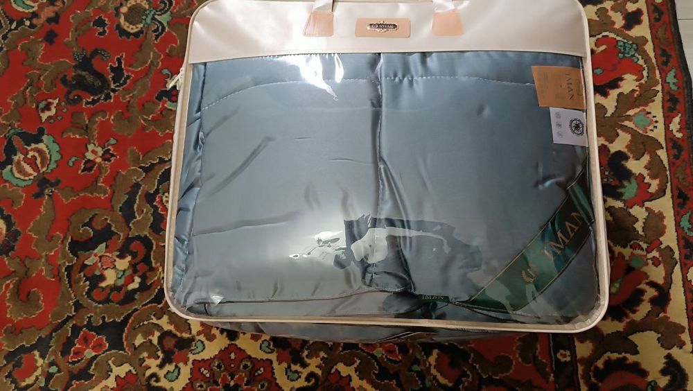 Одеяло теплое, ткань: микрофибра, очень мягкая и нежная.