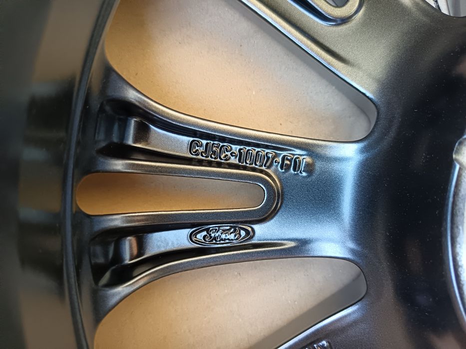Vând janta 17 noua de  ford kuga 2