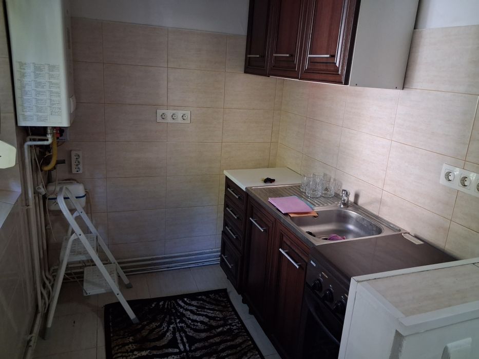 Proprietar, 2 camere ipotesti nr 5 ,Profi ,Zona fata vizavi de Biserica