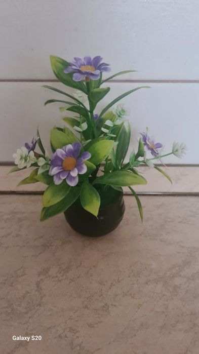 Искусственные цветы для офиса и дома