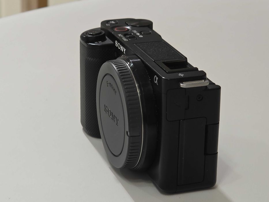 Продам фотоаппарат Sony ZV-e10