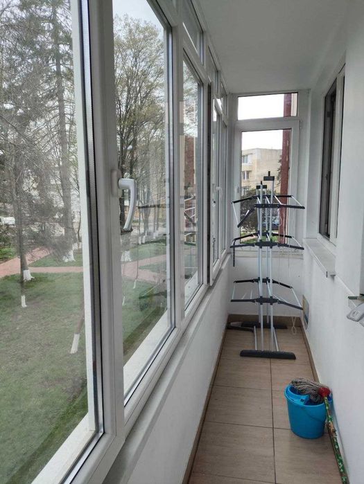 Caut coleg pe apartament în apartament cu 2 camere