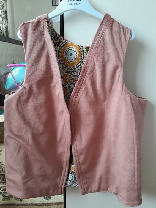 Продам жилетка двух сторонний!