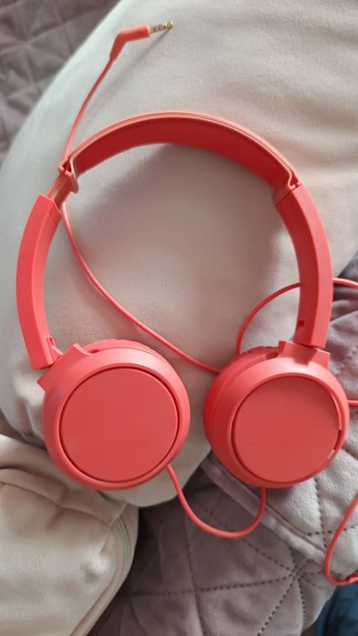 Vând căști Philips roșii în stare foarte buna