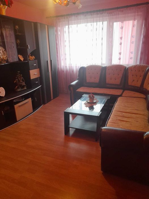 Apartament 4 camere transformat în apartament cu 3 camere plus garaj