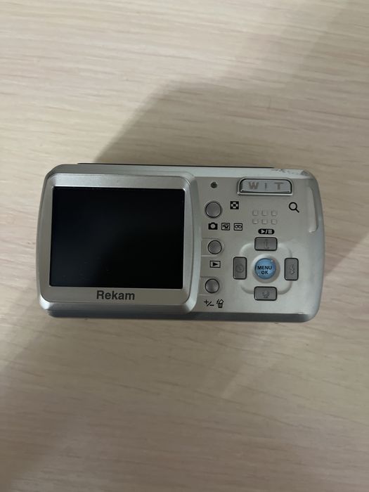 продам цифровую камеру Rekam