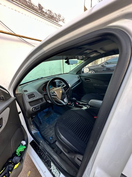 Cobalt sotiladi 2021 dekabr oq rangli