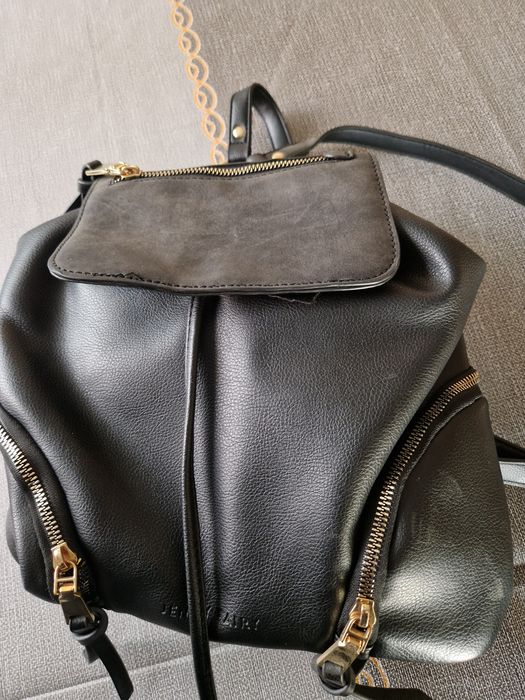 Дамска раница. Естествена кожа.