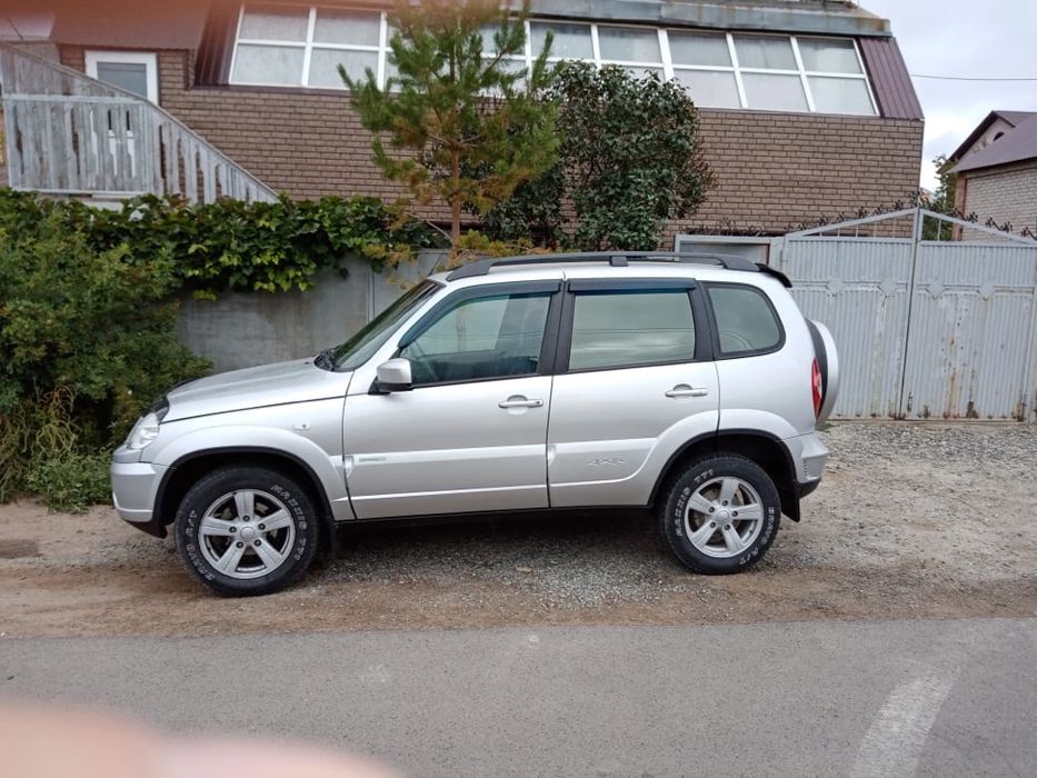 Продам Шевроле Нива 212300