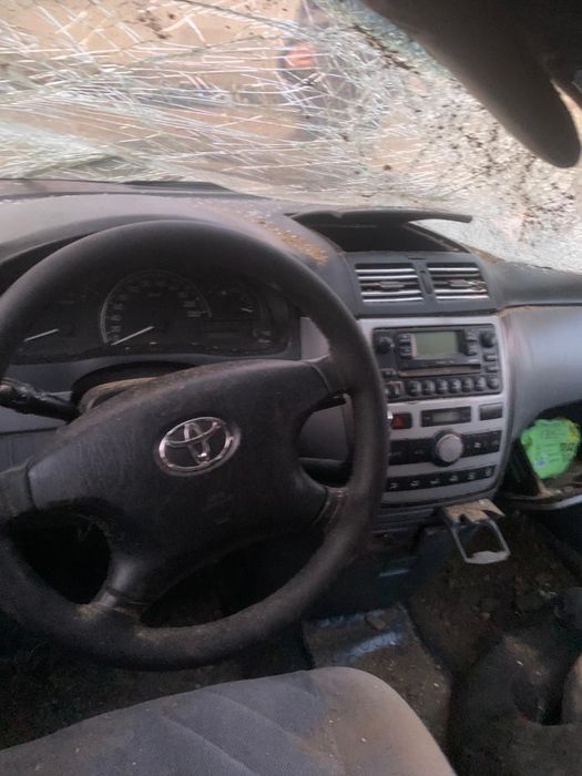 Тойота авенсис версо