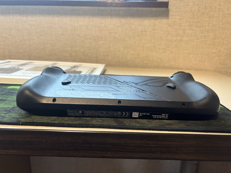 ROG ALLYX  handheld console