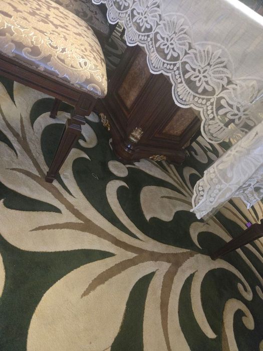 Элитная мебель для спальни: шкаф, кровать, комод с зеркалом