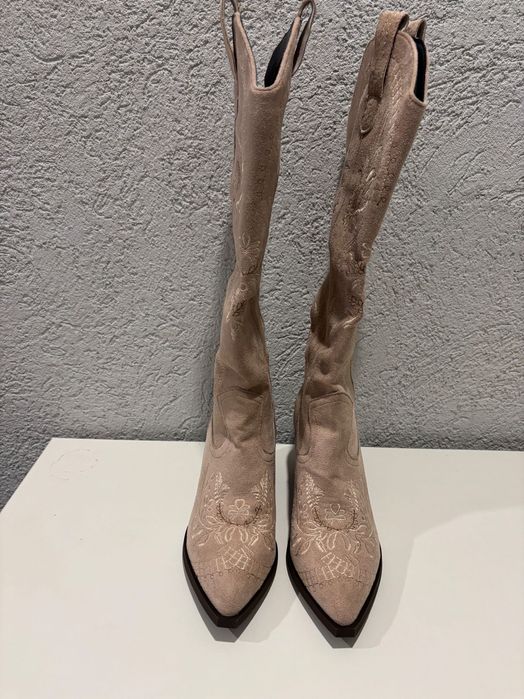 Чисто нови ботуши