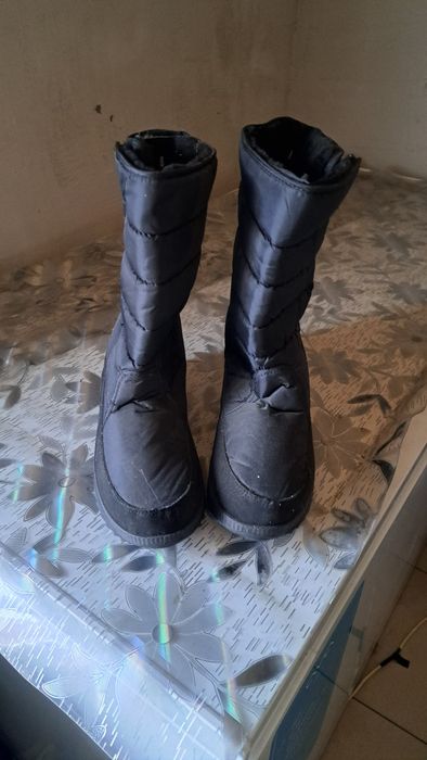 Продам зимние новые сапоги