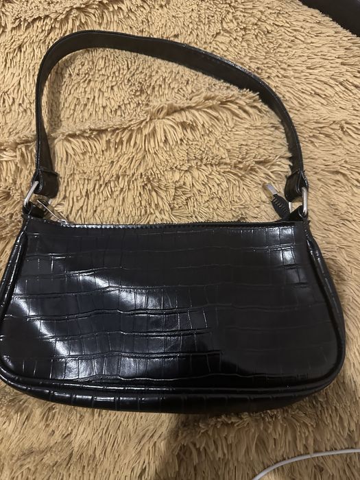 Сумки черная и белая есть диор