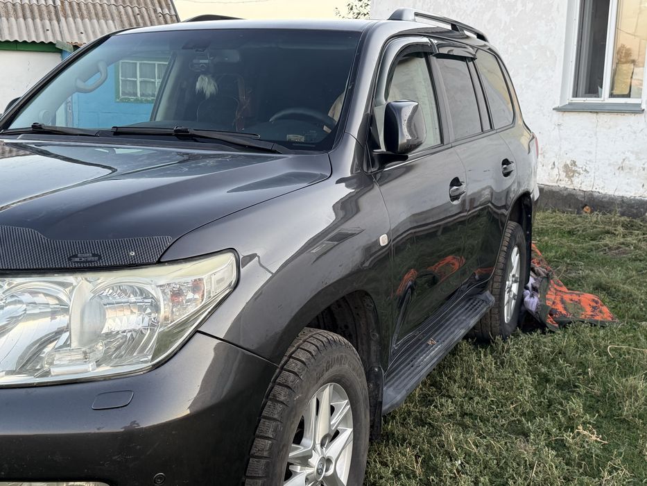 Toyoto land cruiser 200