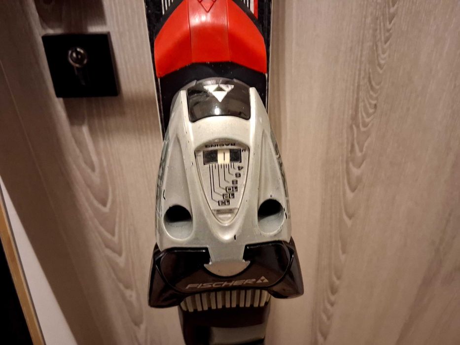 Ски 160см Fischer карвинг